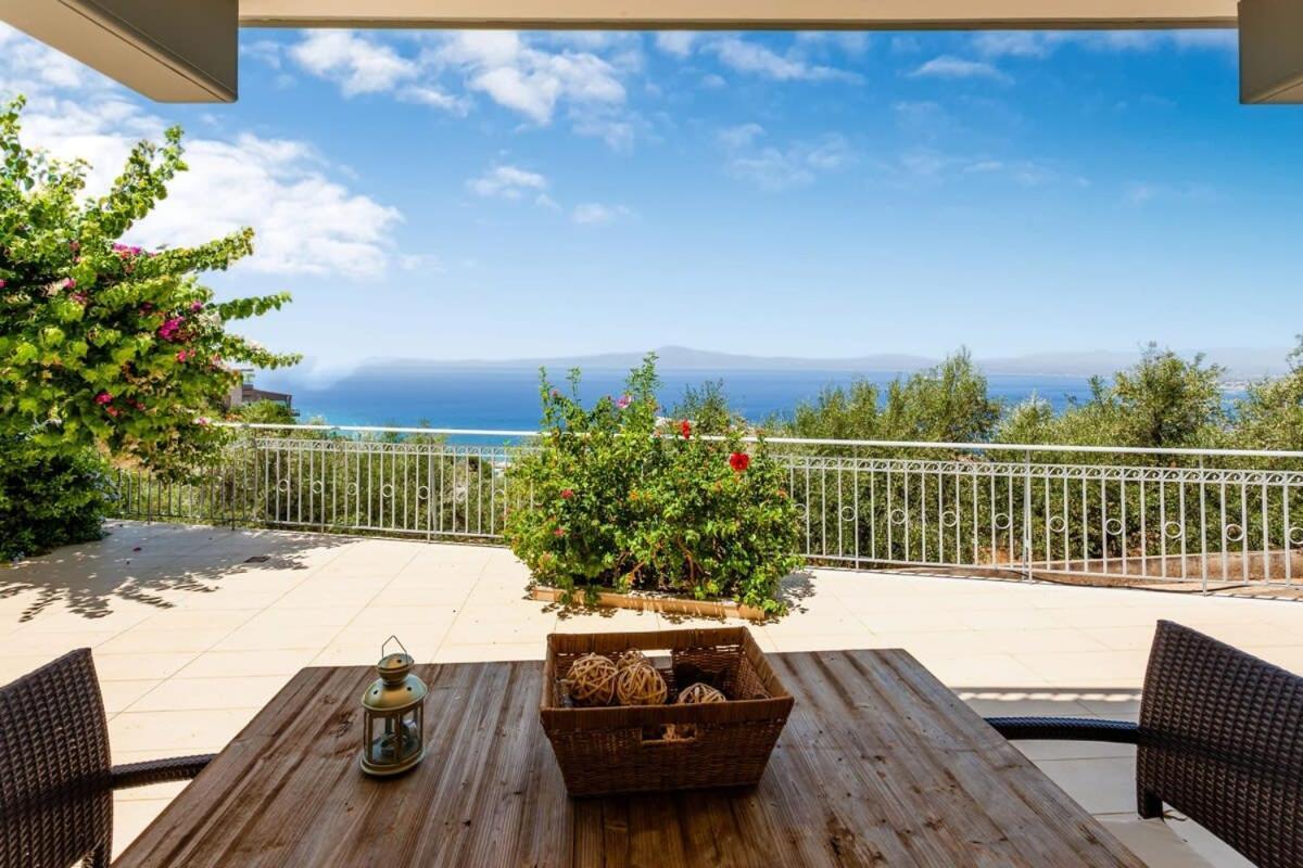 칼라마타 Aigli Fully Equipped Getaway - Seaview Lux Retreat 빌라 외부 사진